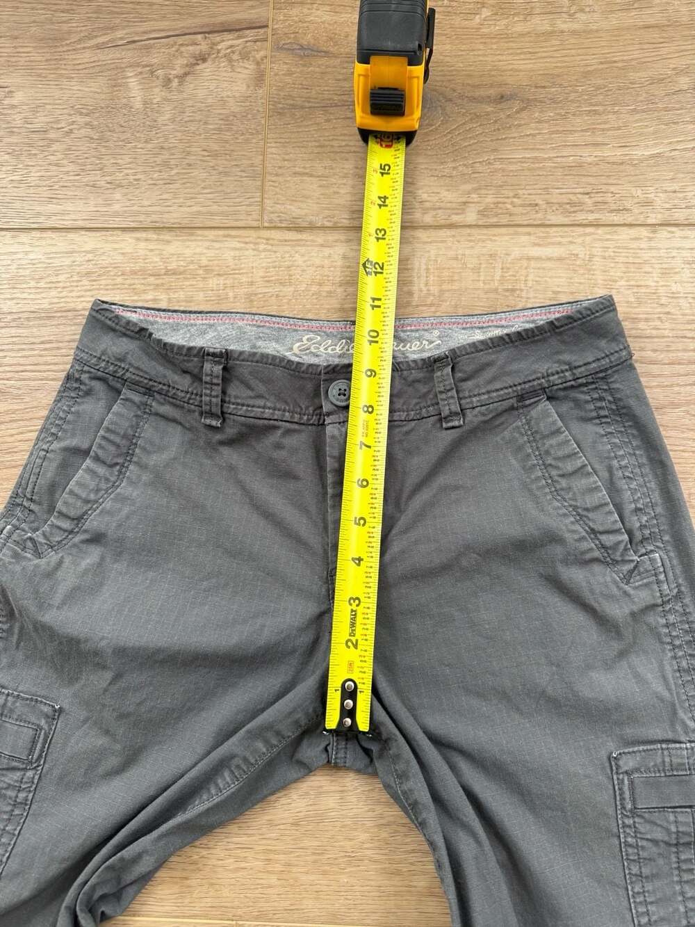 Eddie Bauer Slightly Curvy Cropped Cargo Pants Women’s 2 Gray Roll Tab Hiking - Picture 8 of 15